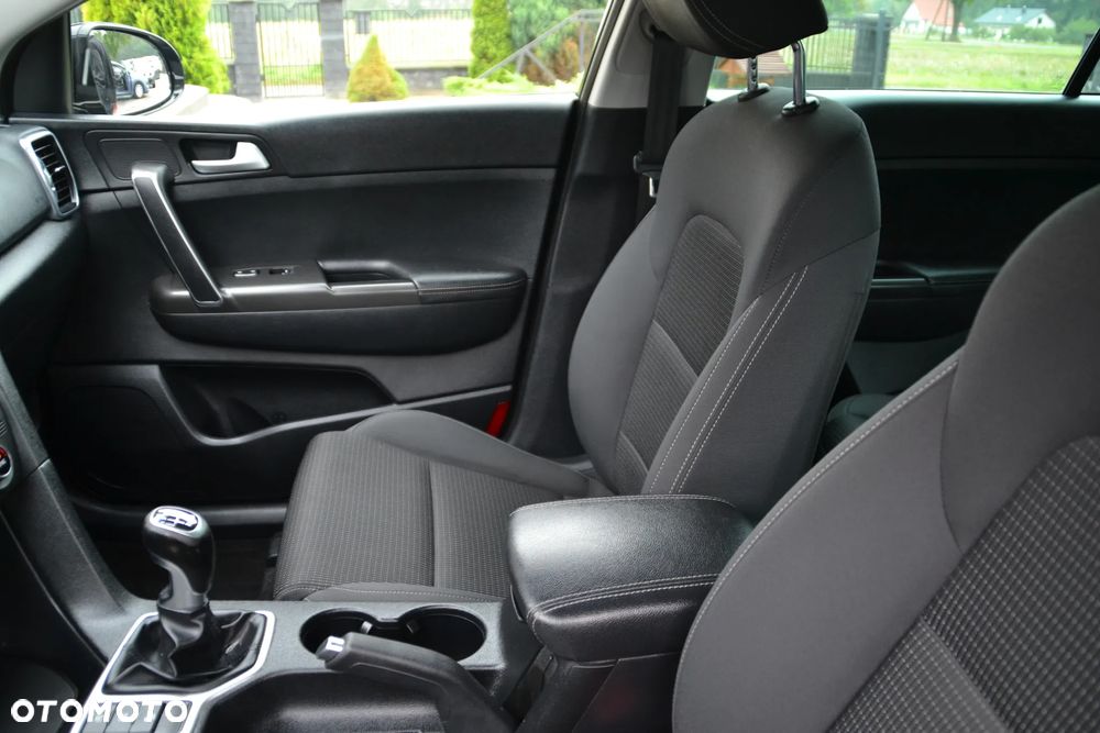 Kia Sportage 1.6 GDI 2WD Dream-Team Edition - 24