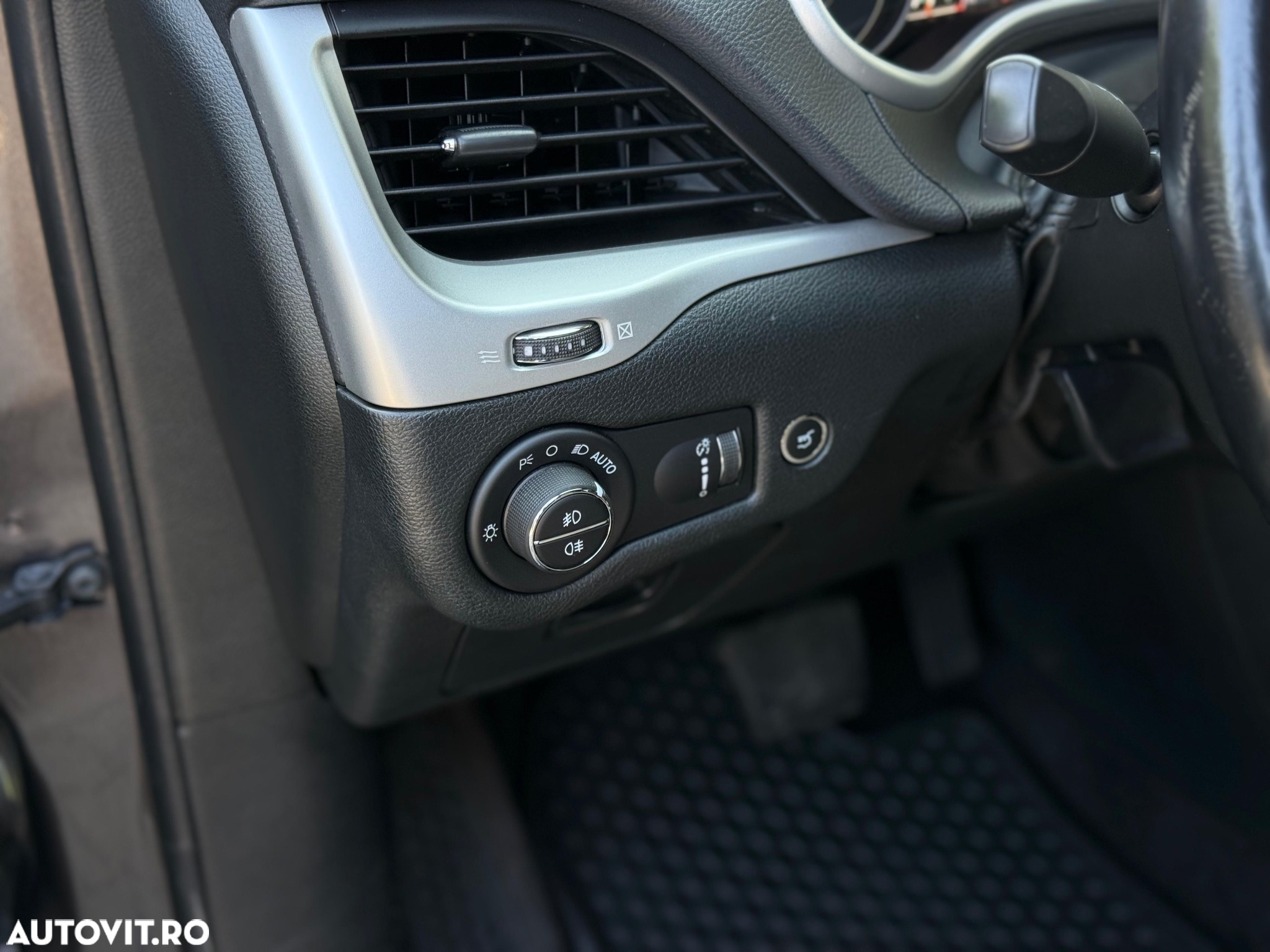 Jeep Cherokee 2.2 MJet AWD Limited - 34
