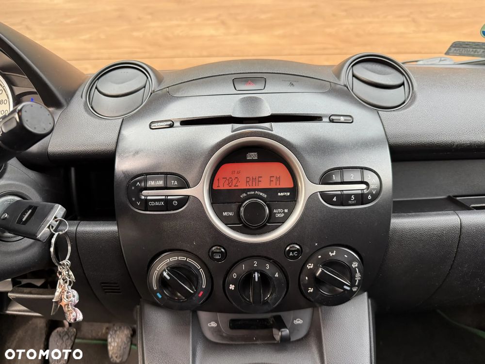 Mazda 2 - 9