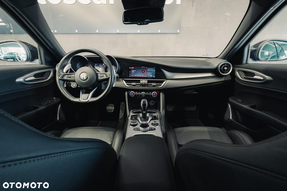 Alfa Romeo Giulia 2.0 Turbo Veloce Q4 - 11