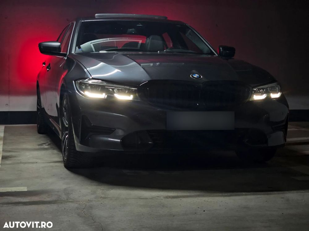 BMW Seria 3 330i Aut. Sport Line - 23