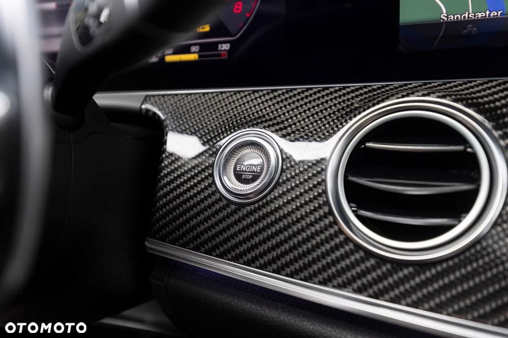 Mercedes-Benz Klasa E 43 AMG 4-Matic - 28