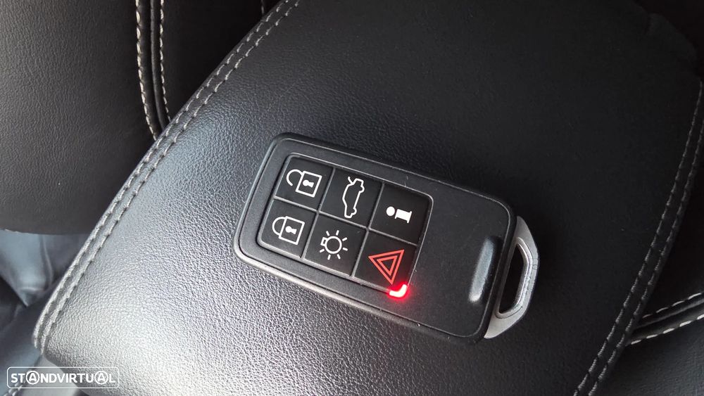 Volvo V60 D6 Plug-In-Hybrid AWD Geartronic Summum - 56