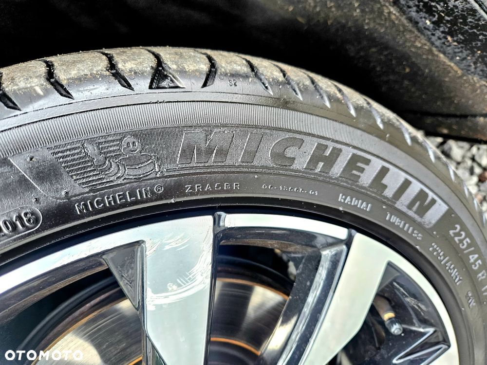 Volvo V40 T2 Linje Svart - 21