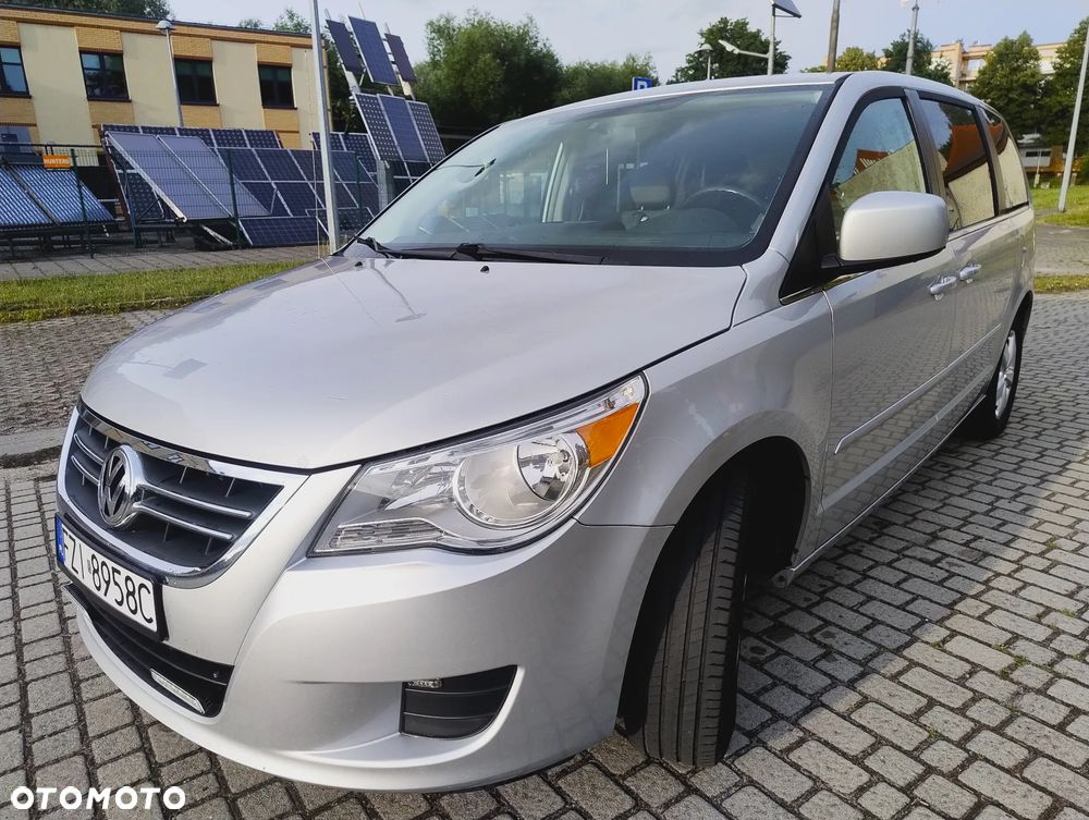 Volkswagen Routan - 7