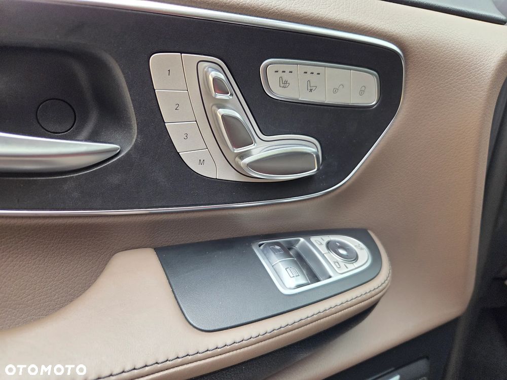 Mercedes-Benz Klasa V 300 d 4-Matic Exclusive 9G-Tronic (d³ugi) - 31