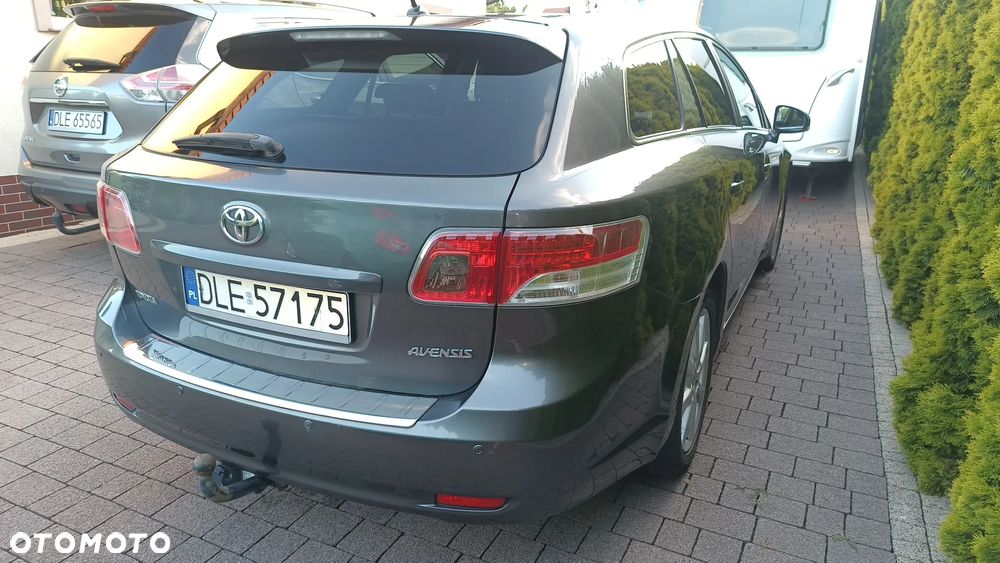 Toyota Avensis 2.0 D-4D Active - 8