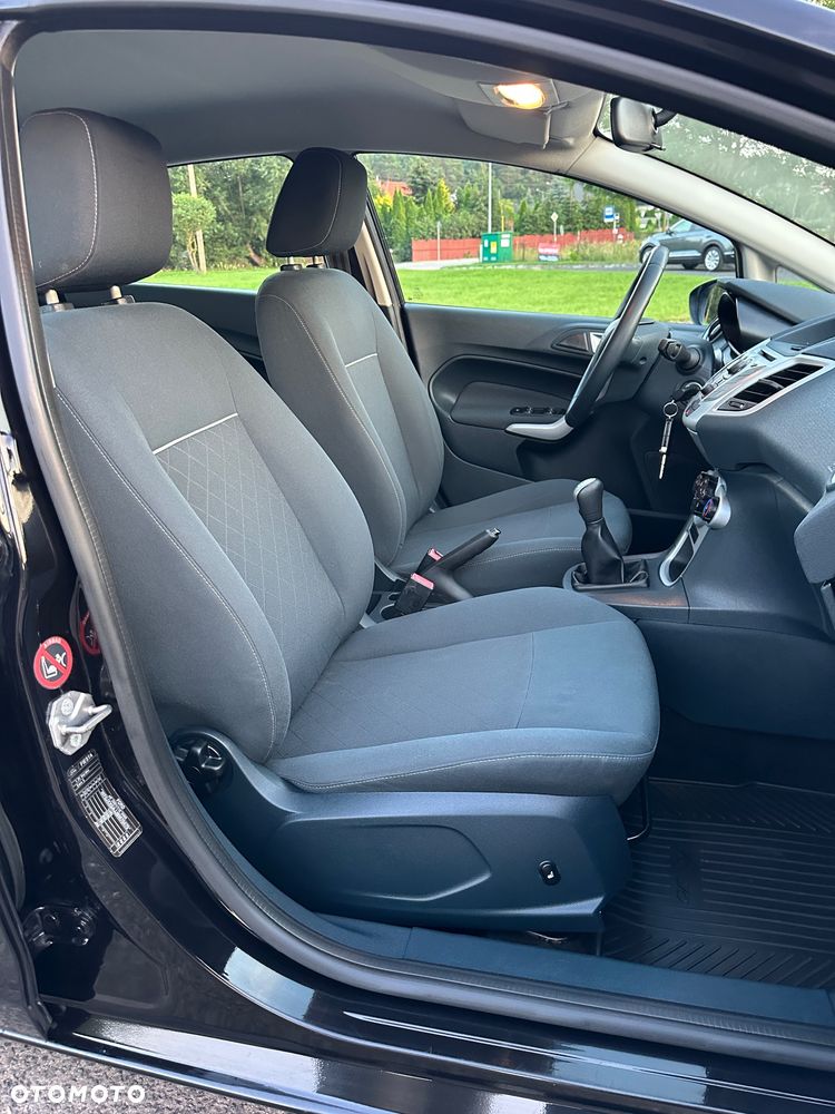 Ford Fiesta 1.25 Ambiente EU5 - 22
