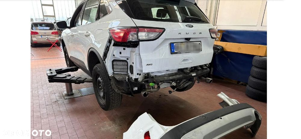 Ford Kuga 2.0 EcoBlue 4x4 TITANIUM - 14