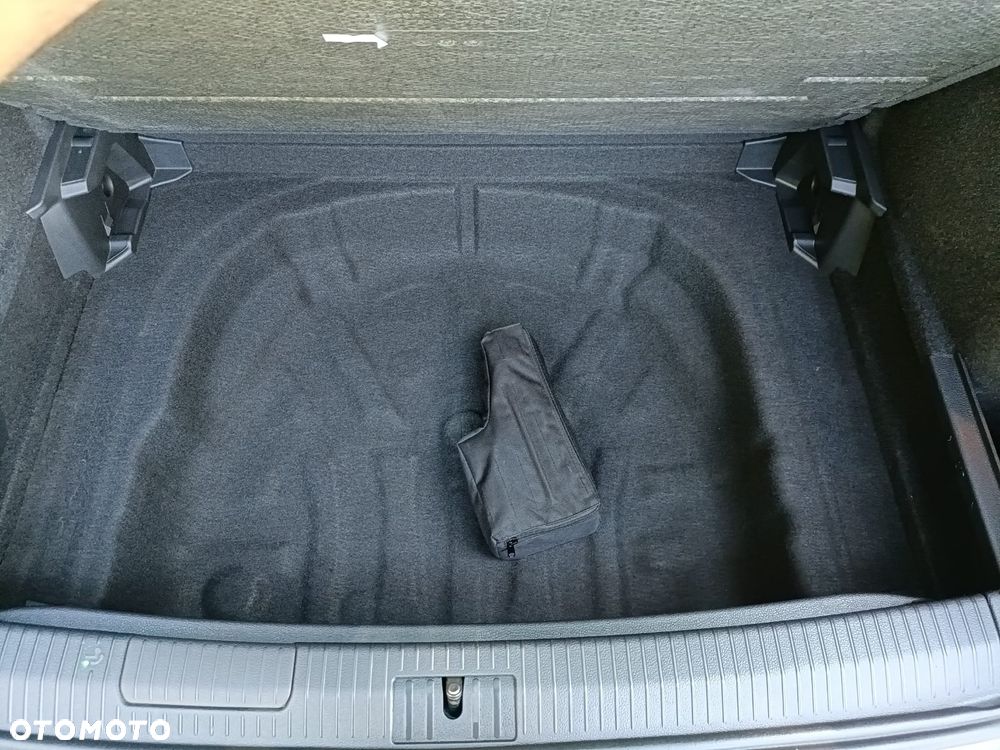 Volkswagen Golf Sportsvan 1.5 TSI ACT OPF IQ.DRIVE - 18