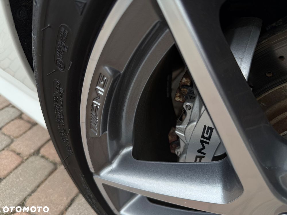 Mercedes-Benz Klasa C 63 AMG 7G-TRONIC - 31
