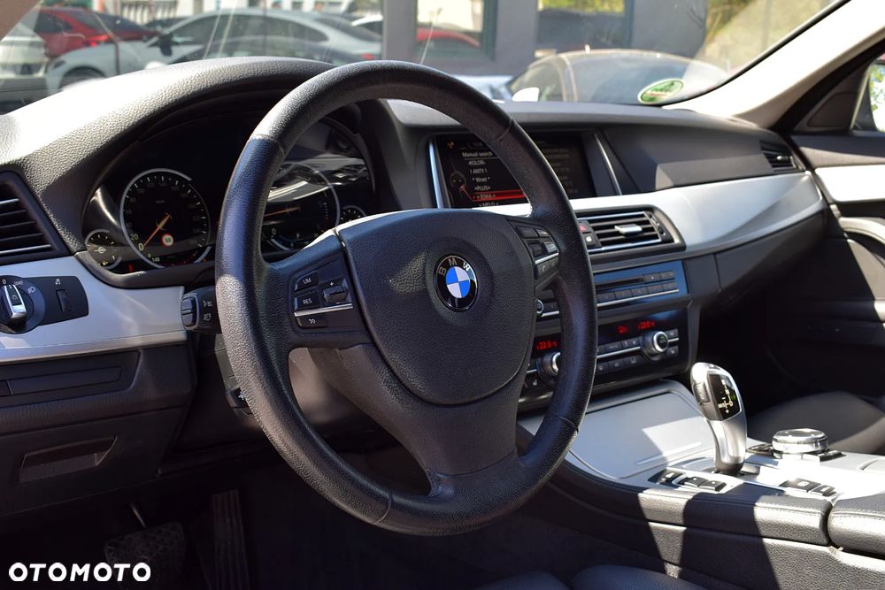 BMW Seria 5 520d xDrive Sport Line - 4