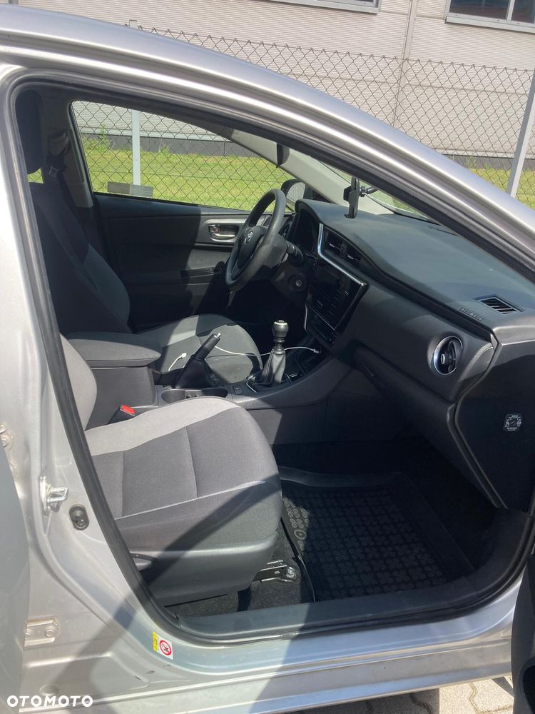 Toyota Auris 1.4 D-4D Active - 12