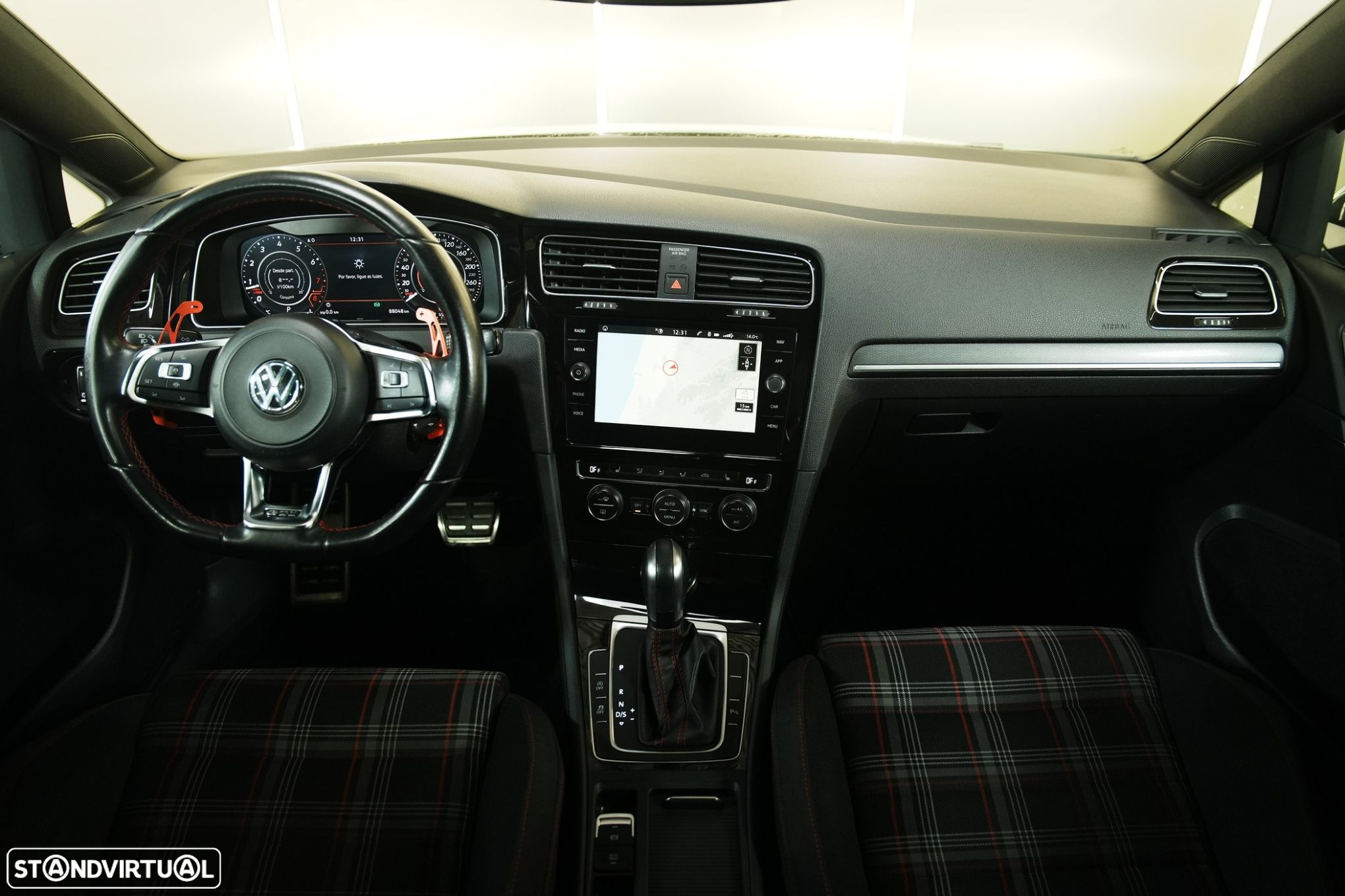 VW Golf 2.0 TSI GTI DSG - 21