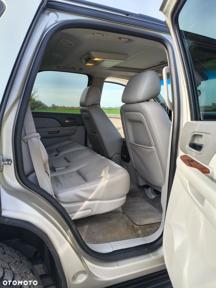 Chevrolet Tahoe - 25