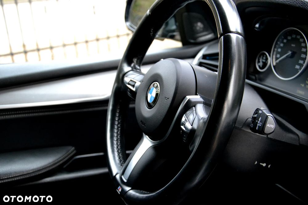 BMW X5 M M50d - 25