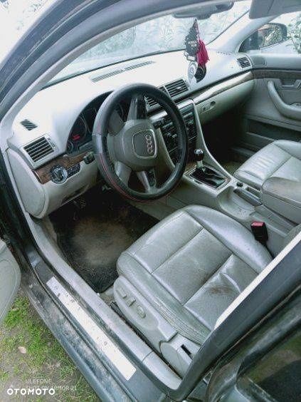 Audi A4 Limousine - 4