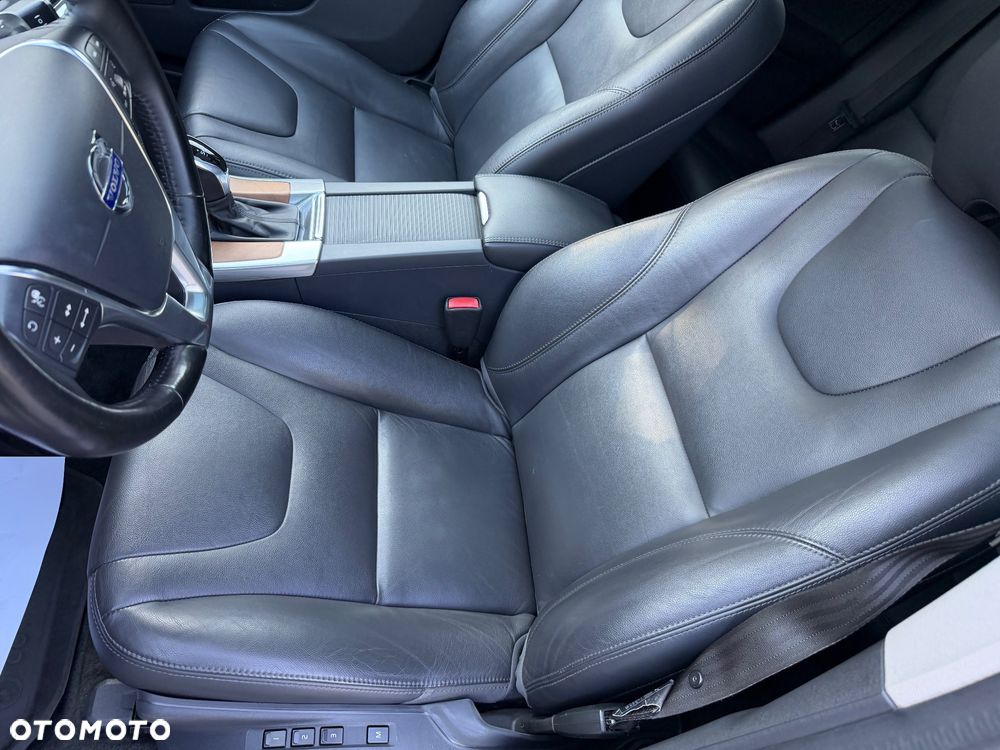 Volvo XC 60 T6 AWD Momentum - 11