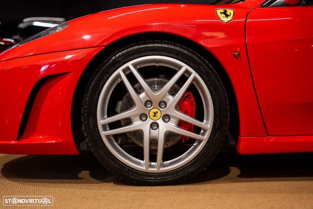 Ferrari F430 - 8