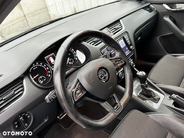 Skoda Octavia 2.0 TDI DSG RS - 10