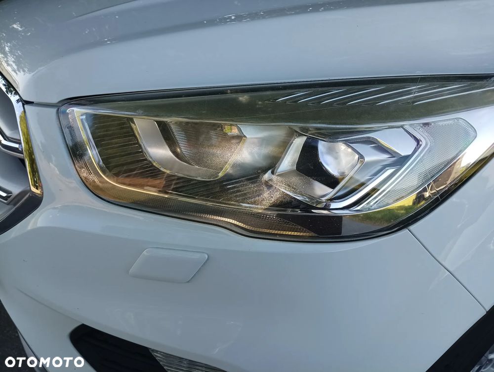 Ford Kuga 2.0 TDCi 2x4 Titanium - 19