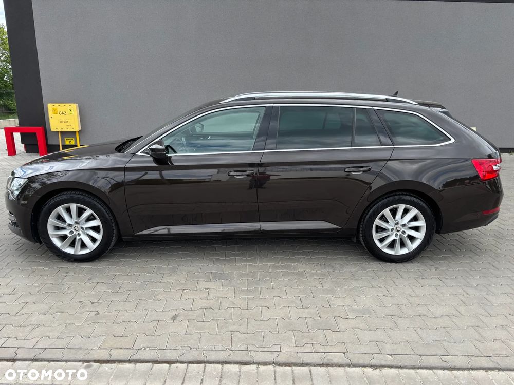 Skoda Superb 2.0 TDI DSG Premium Edition - 8