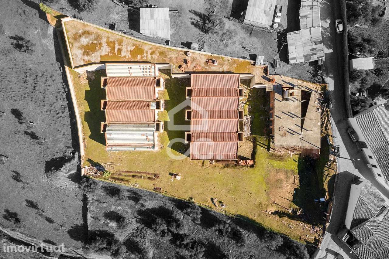 Terreno de 4000 m2 com construção | Aldeia de Alqueva - Grande imagem: 2/60