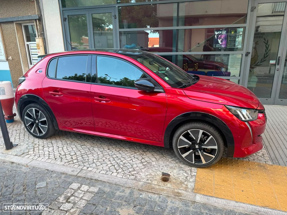 Peugeot 208 - 4