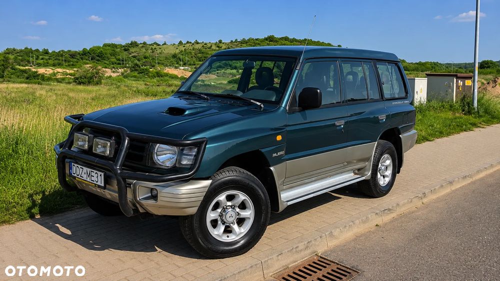 Mitsubishi Pajero - 1