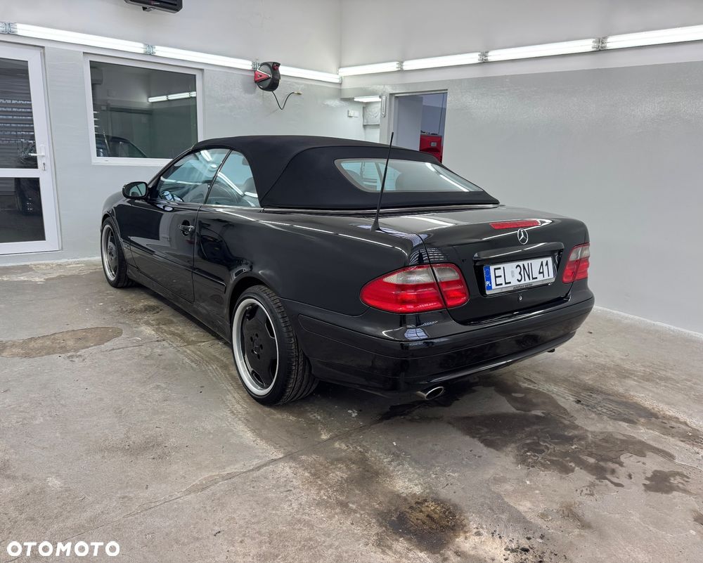 Mercedes-Benz CLK - 12