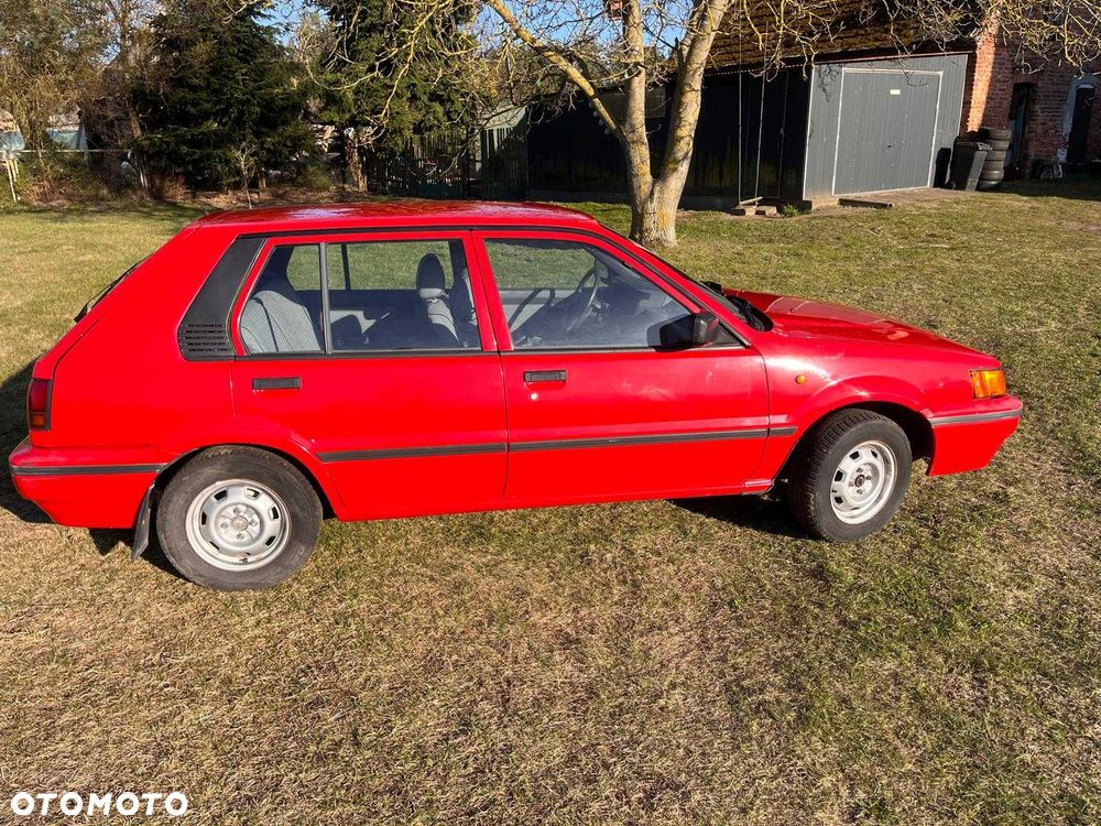 Nissan Sunny - 5
