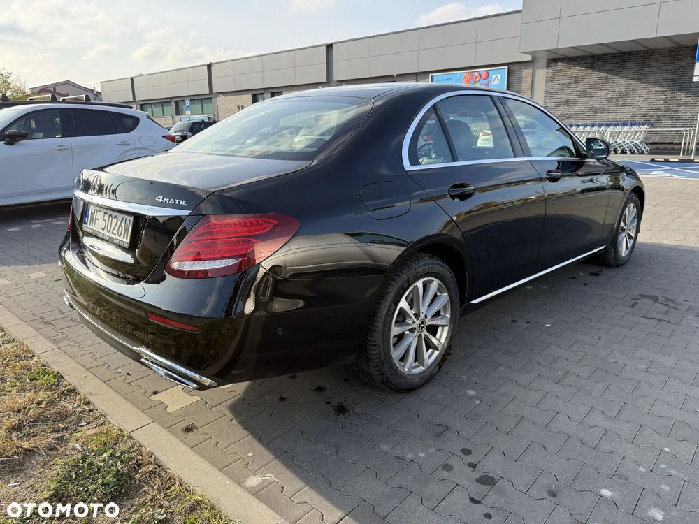 Mercedes-Benz Klasa E 220 d 4-Matic 9G-TRONIC - 4