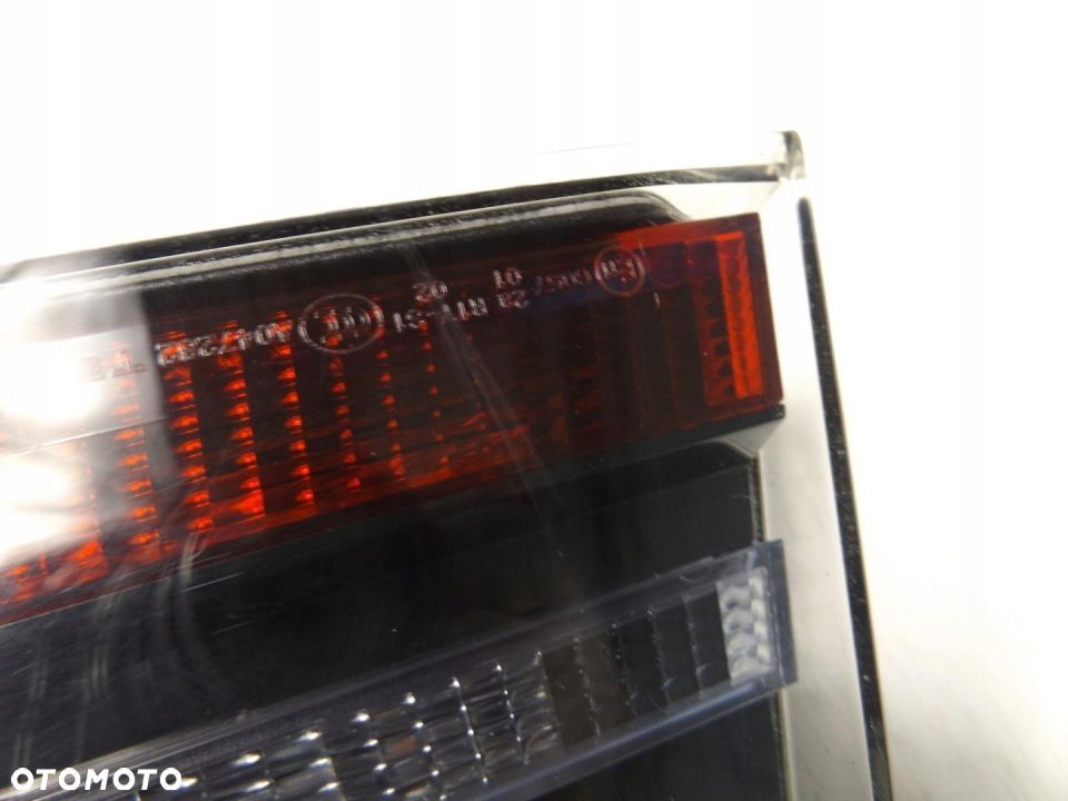 Tesla Model S LAMPA PRAWA TYLNA PRAWY TYŁ - 4