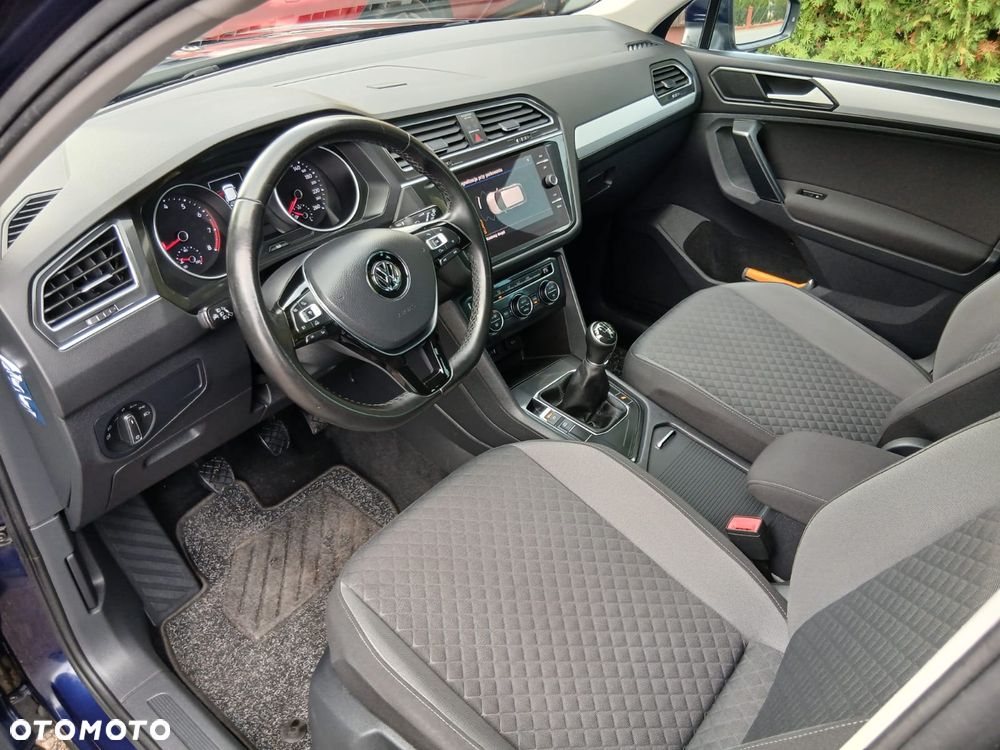 Volkswagen Tiguan - 19