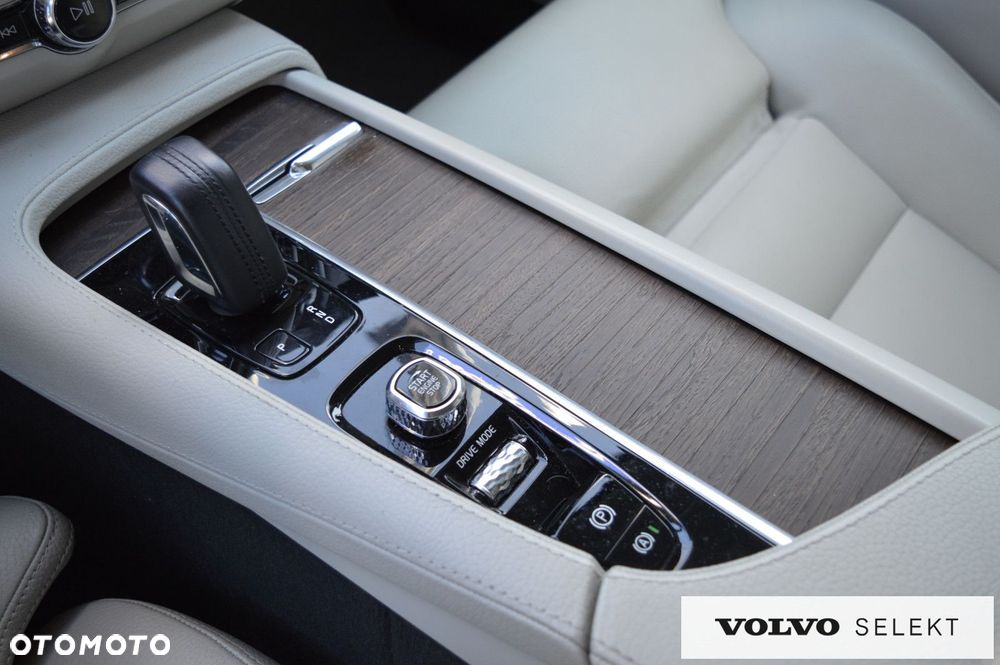 Volvo V90 Cross Country - 20