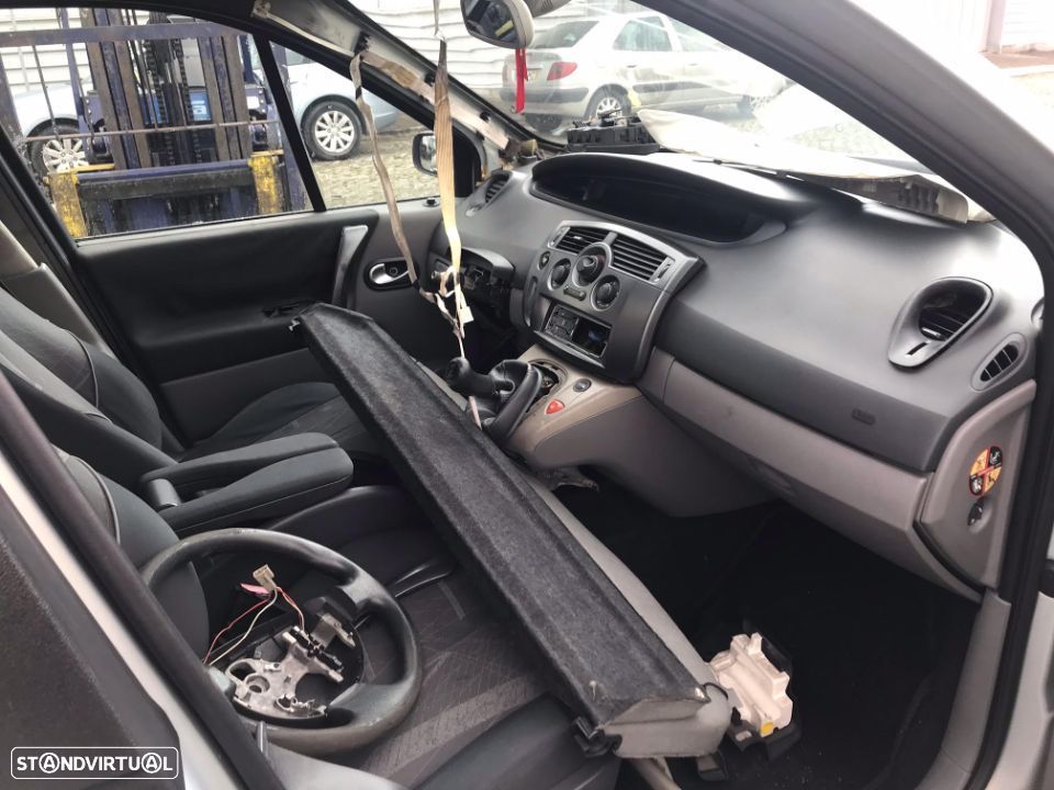 Renault Scenic II 1.5DCi 2004  - Para Peças - 6