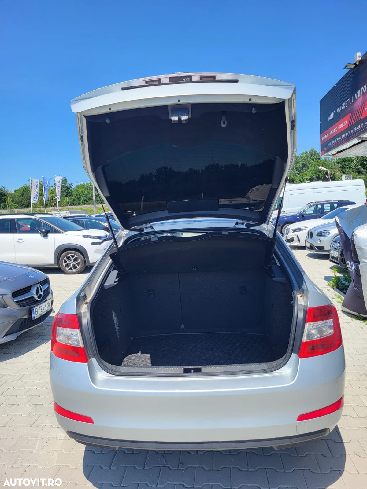 Skoda Octavia 1.6 TDI DSG Ambition - 17