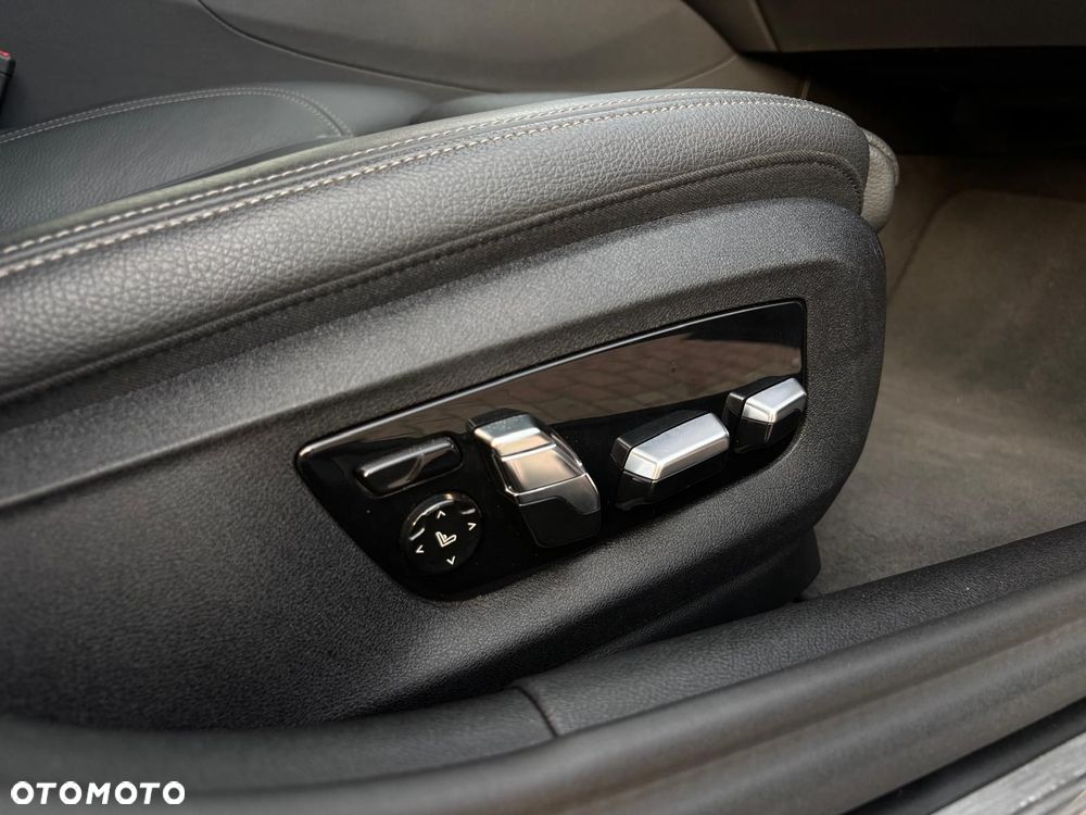 BMW Seria 5 530e M Sport sport - 23