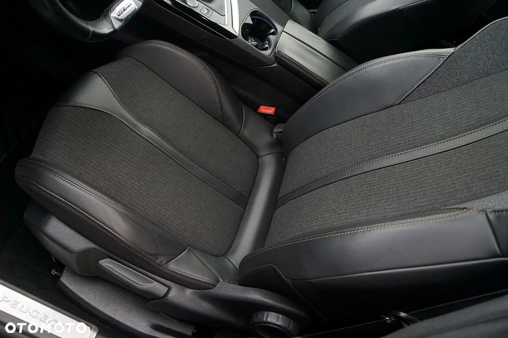 Peugeot 3008 HDi 150 Business-Line - 25