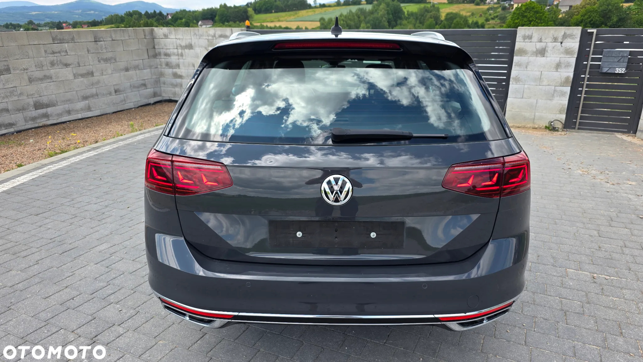 Volkswagen Passat Variant 2.0 TDI SCR DSG R-Line - 5