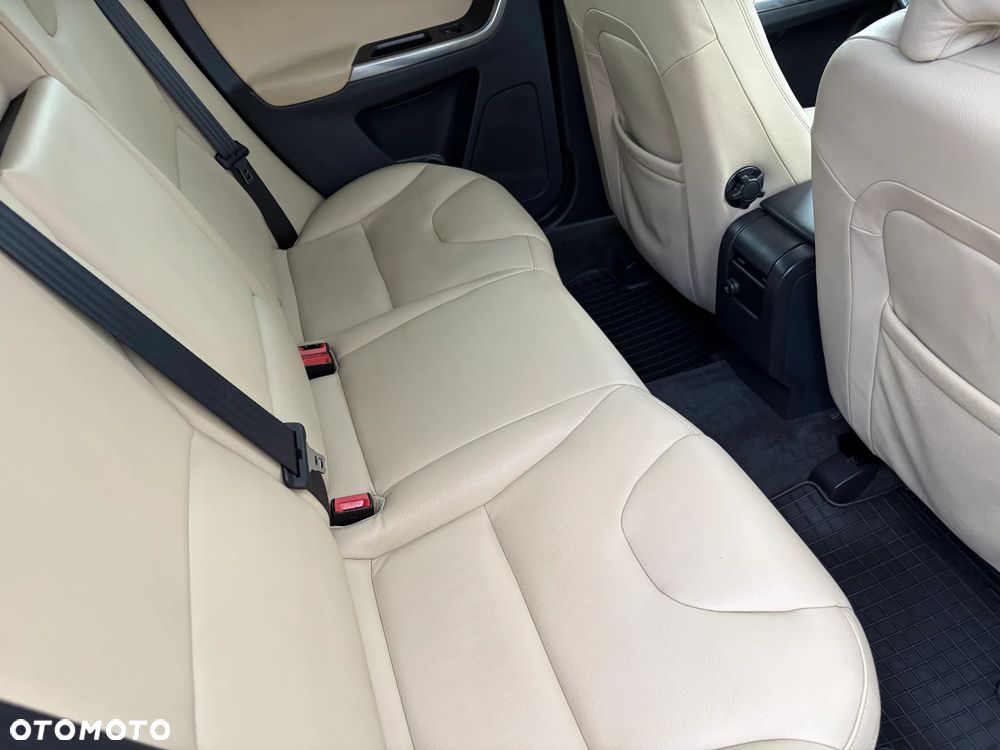 Volvo XC 60 T5 Powershift Momentum - 5