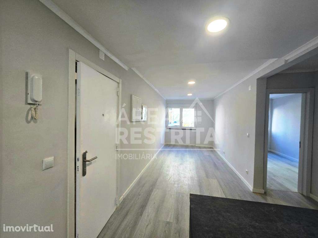 Apartamento T2, Totalmente Remodelado, em Benfica - Grande imagem: 5/14