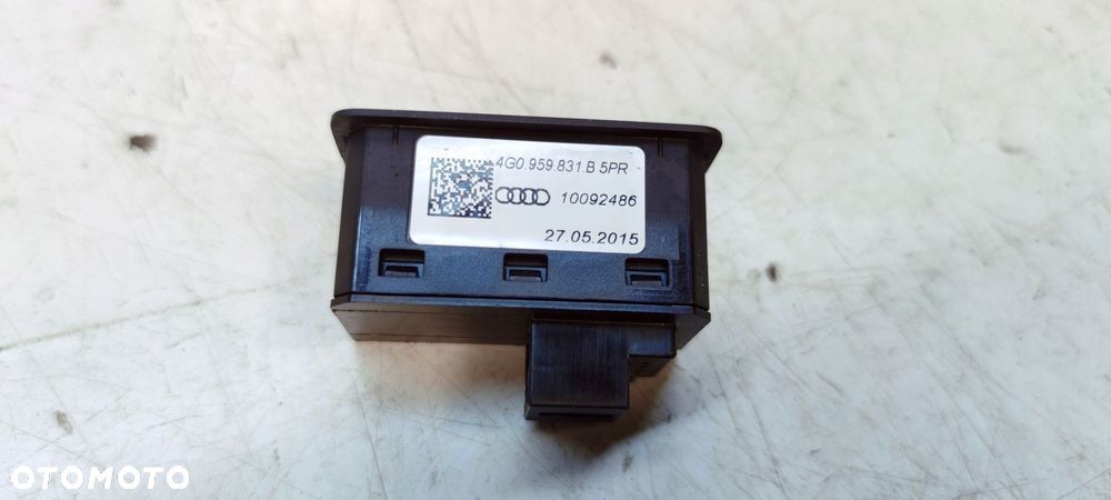 PRZEŁĄCZNIK ZAMYKANIA KLAPY AUDI A6 C7 A7 4G0959831B - 3