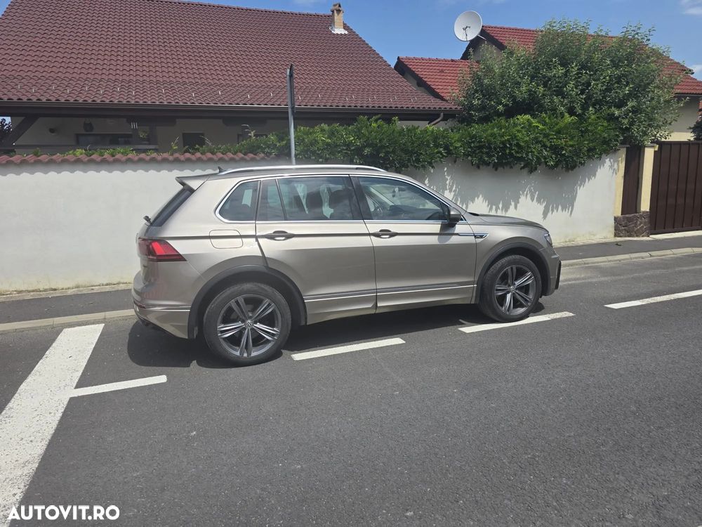 Volkswagen Tiguan - 1