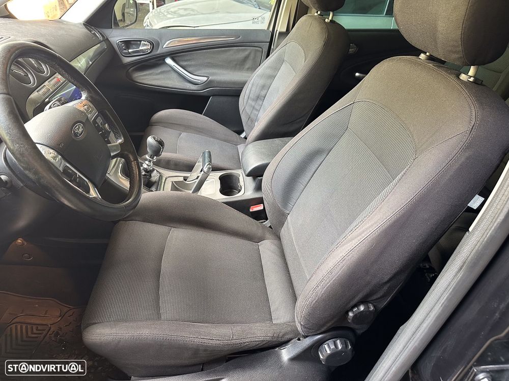 Ford S-Max 2.0 TDCi Titanium 7L - 8