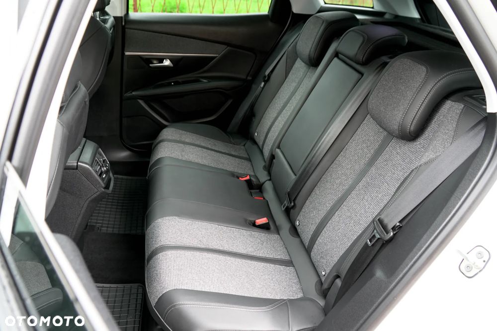 Peugeot 3008 BlueHDi 130 Stop & Start Allure - 31