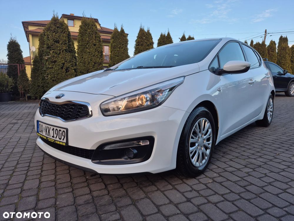 Kia Ceed 1.4 CVVT UEFA EURO 2016 - 5