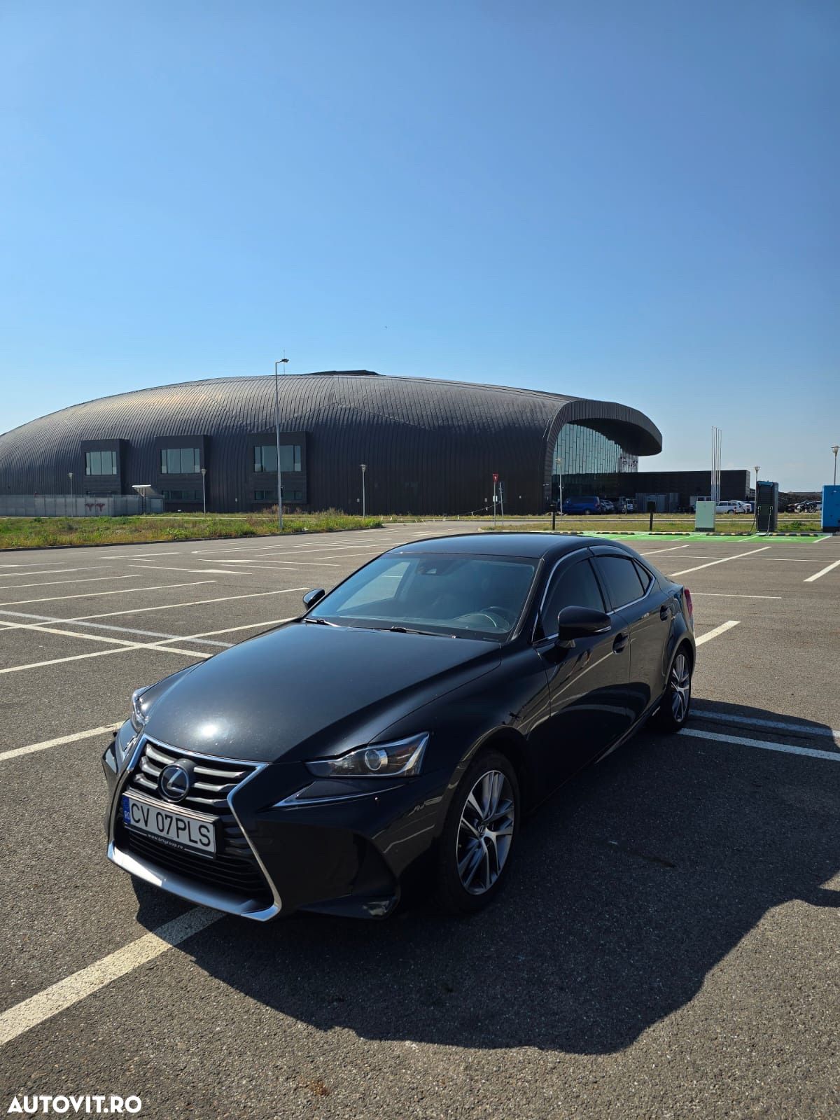 Lexus Seria IS 300h - 1