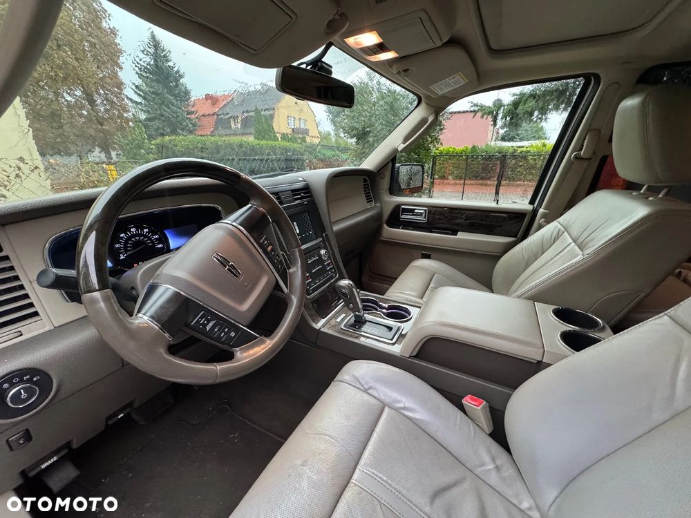 Lincoln Navigator - 4