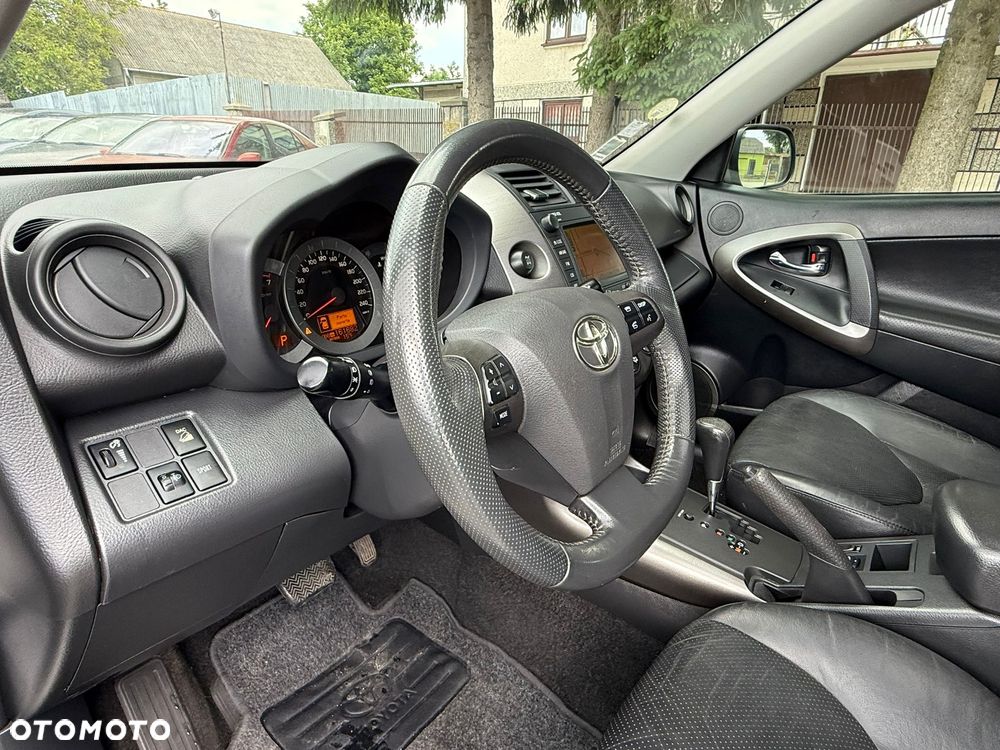 Toyota RAV4 2.2 D-4D 4x4 Automatik Executive - 13
